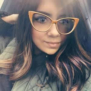 Meet your Posher, Kenia